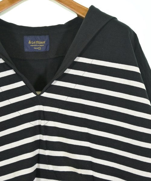 Le minor เสื้อยืด/เสื้อท็อปส์