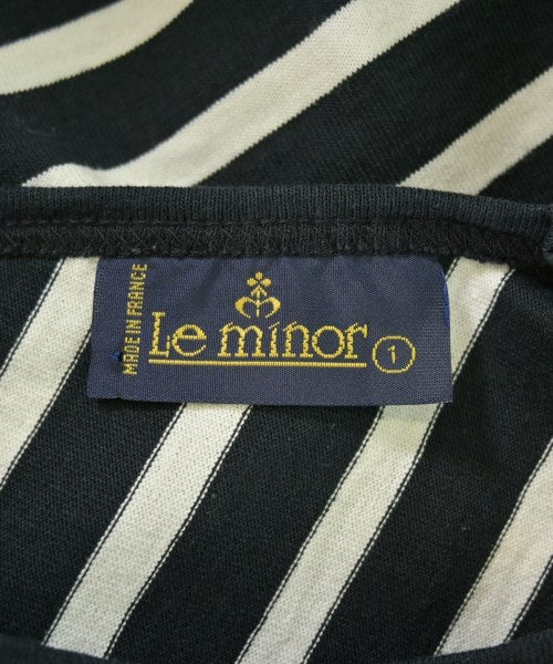 Le minor เสื้อยืด/เสื้อท็อปส์