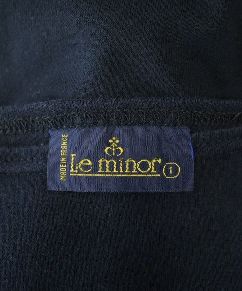 Le minor เสื้อยืด/เสื้อท็อปส์