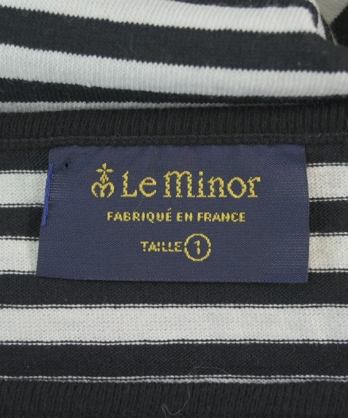 Le minor เสื้อยืด/เสื้อท็อปส์