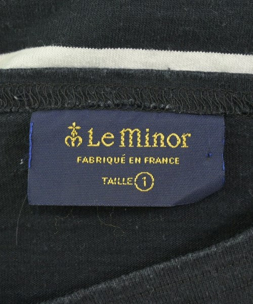 Le minor เสื้อยืด/เสื้อท็อปส์