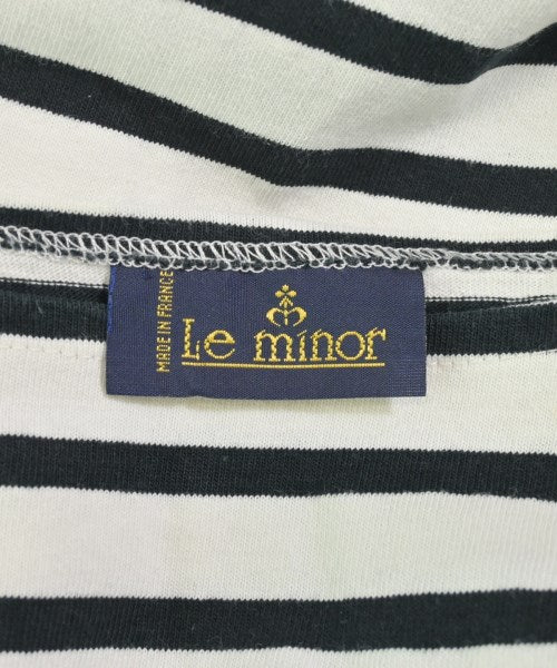 Le minor เสื้อยืด/เสื้อท็อปส์