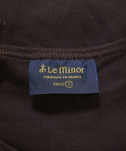 Le minor เสื้อยืด/เสื้อท็อปส์