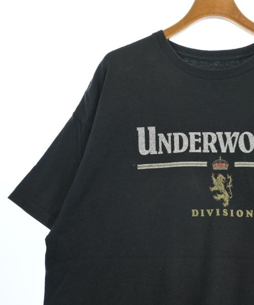 ESSAY เสื้อยืด/เสื้อท็อปส์