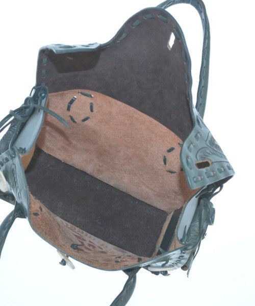 Carving Tribes กระเป๋าถือ