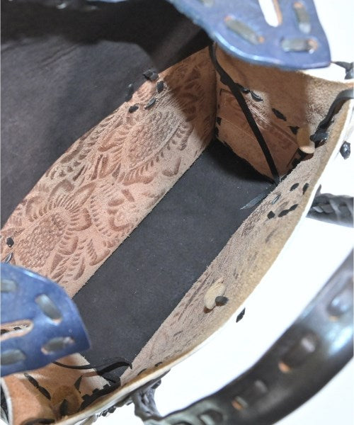 Carving Tribes กระเป๋าถือขนาดใหญ่