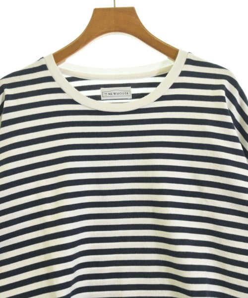 THE NEWHOUSE เสื้อยืด/เสื้อท็อปส์