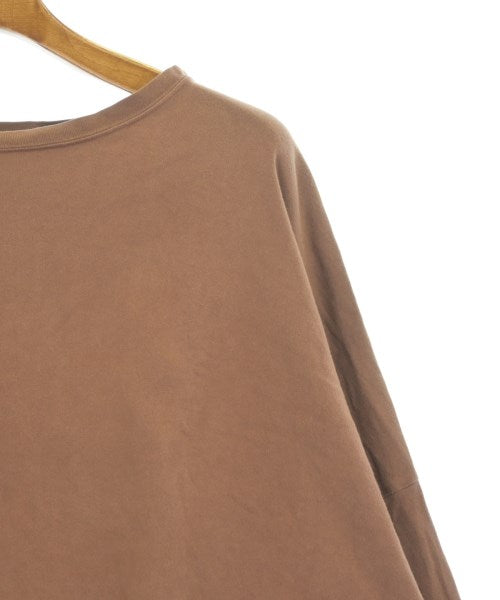 THE NEWHOUSE เสื้อยืด/เสื้อท็อปส์