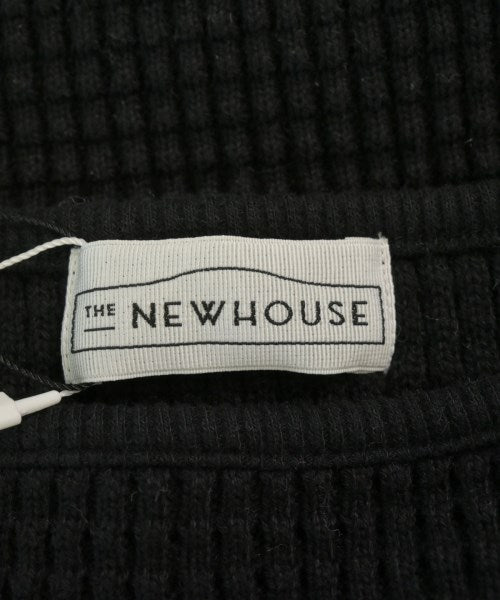 THE NEWHOUSE เสื้อยืด/เสื้อท็อปส์