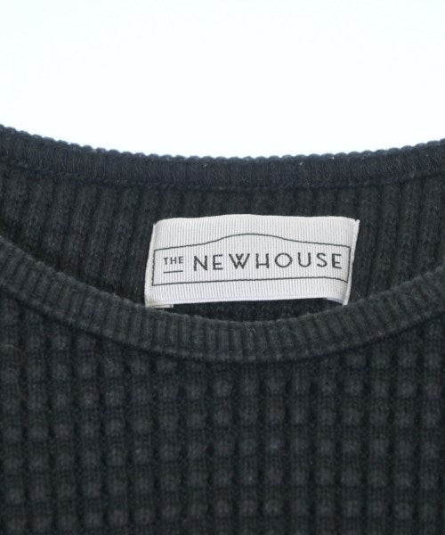 THE NEWHOUSE เสื้อยืด/เสื้อท็อปส์