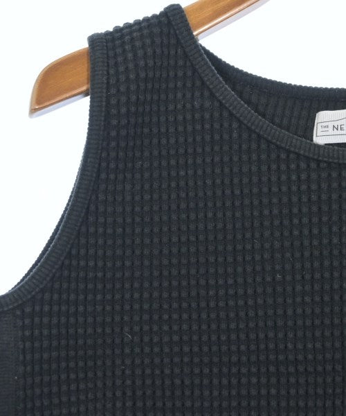 THE NEWHOUSE เสื้อยืด/เสื้อท็อปส์