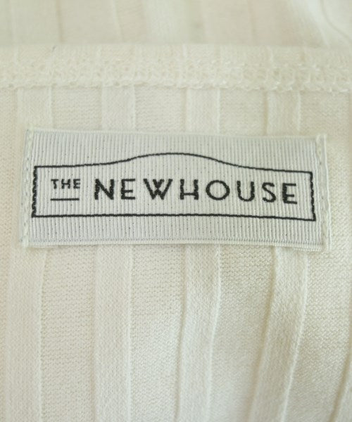 THE NEWHOUSE เสื้อยืด/เสื้อท็อปส์