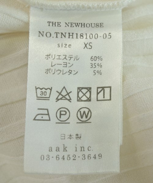 THE NEWHOUSE เสื้อยืด/เสื้อท็อปส์