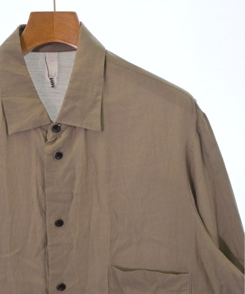 Edwina Horl เสื้อลำลอง