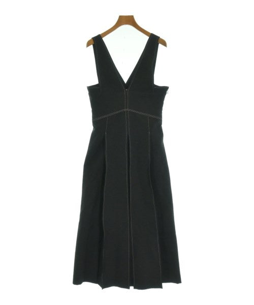 STUDIOUS ชุดเดรส