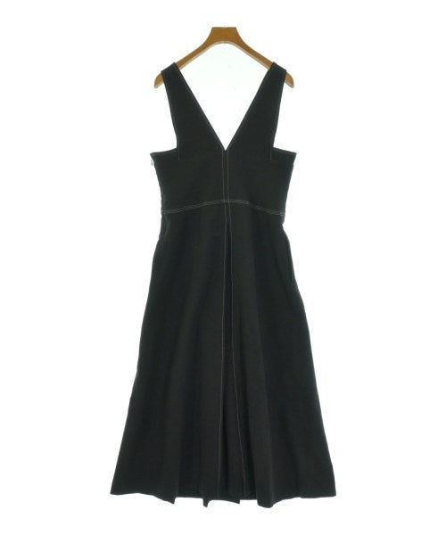 STUDIOUS ชุดเดรส