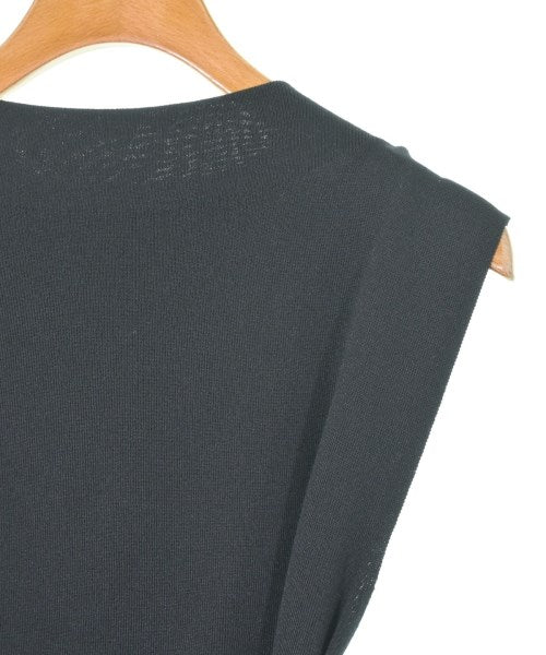 ELENDEEK เสื้อแขนกุด