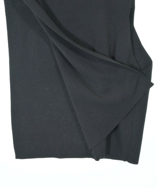 ELENDEEK เสื้อแขนกุด