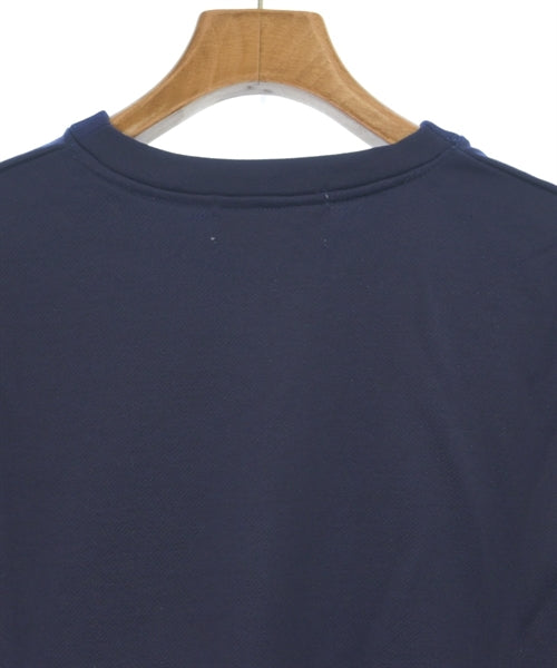 UN3D. เสื้อยืด/เสื้อท็อปส์