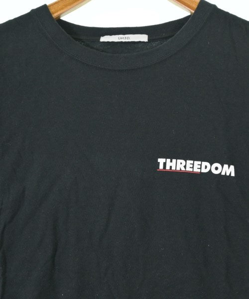 UN3D. เสื้อยืด/เสื้อท็อปส์