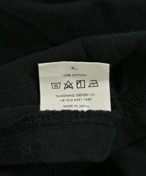 UN3D. เสื้อยืด/เสื้อท็อปส์