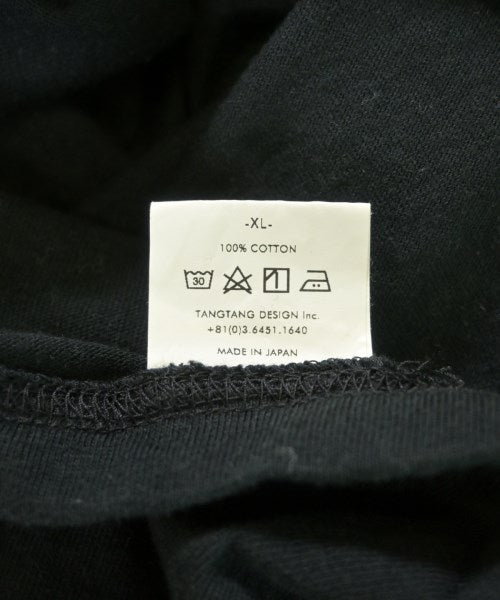 UN3D. เสื้อยืด/เสื้อท็อปส์