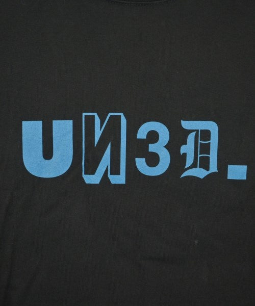 UN3D. เสื้อยืด/เสื้อท็อปส์