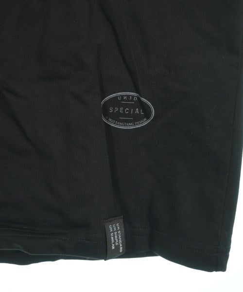 UN3D. เสื้อยืด/เสื้อท็อปส์