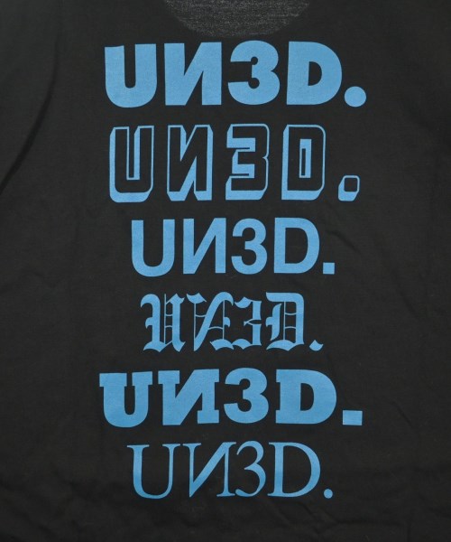 UN3D. เสื้อยืด/เสื้อท็อปส์