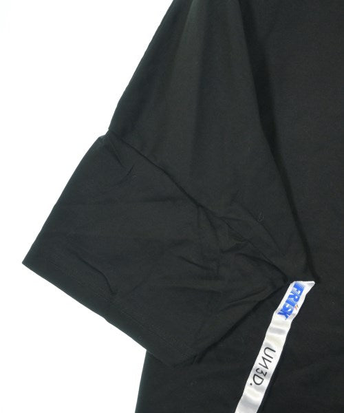 UN3D. เสื้อยืด/เสื้อท็อปส์