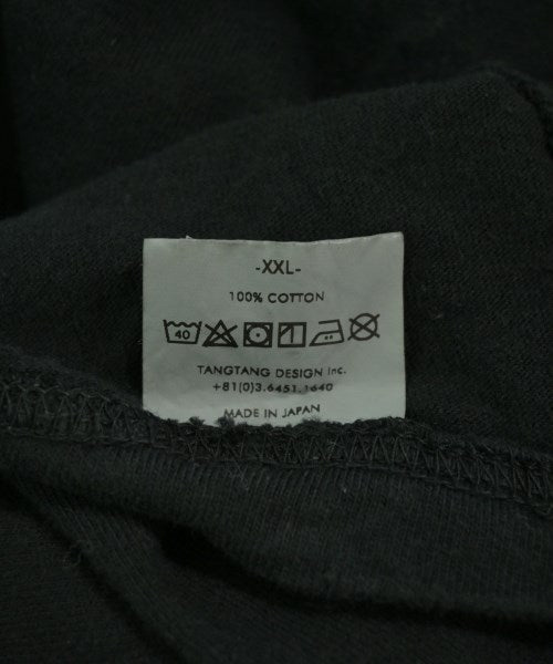 UN3D. เสื้อยืด/เสื้อท็อปส์