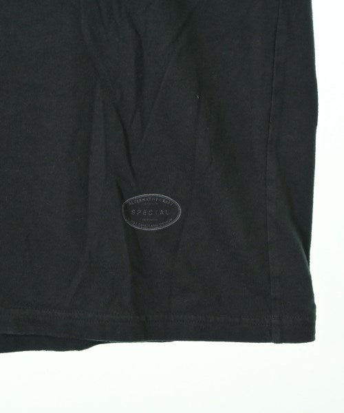 UN3D. เสื้อยืด/เสื้อท็อปส์