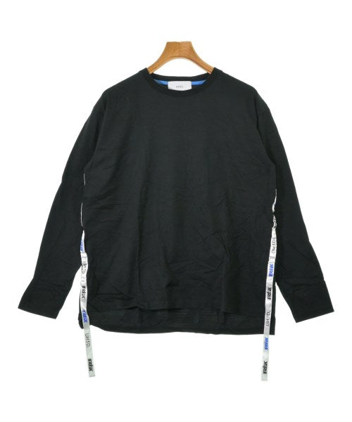 UN3D. เสื้อยืด/เสื้อท็อปส์