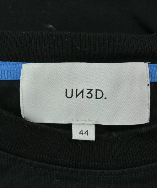 UN3D. เสื้อยืด/เสื้อท็อปส์