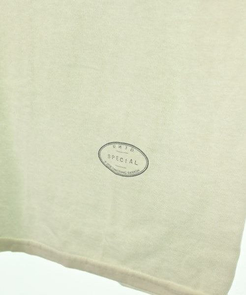 UN3D. เสื้อยืด/เสื้อท็อปส์