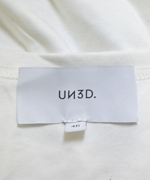 UN3D. เสื้อยืด/เสื้อท็อปส์