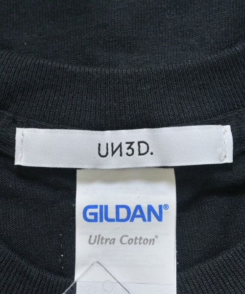 UN3D. เสื้อยืด/เสื้อท็อปส์