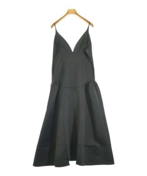 UN3D. ชุดเดรส