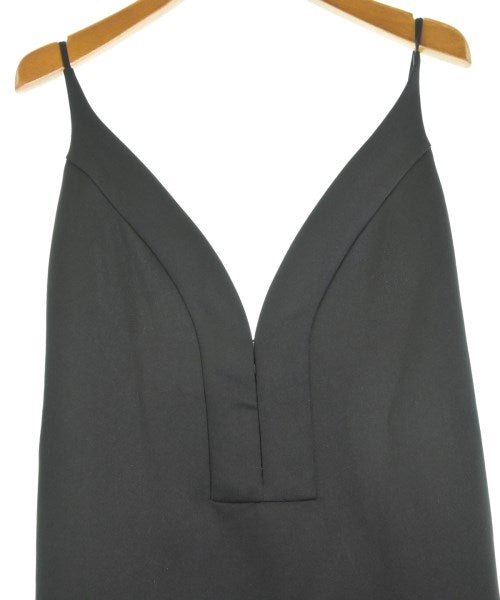 UN3D. ชุดเดรส