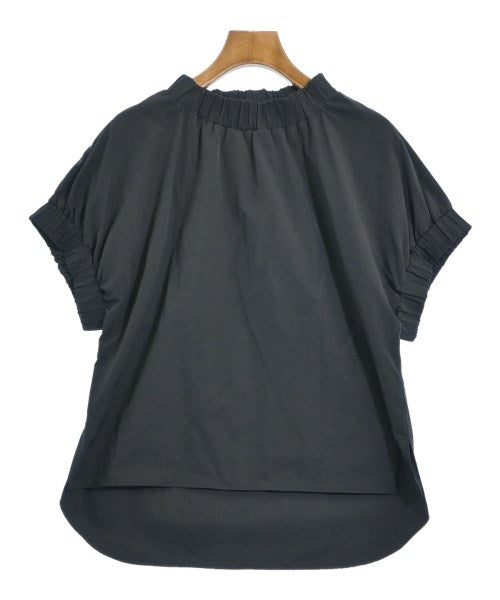 UN3D. เสื้อยืด/เสื้อท็อปส์
