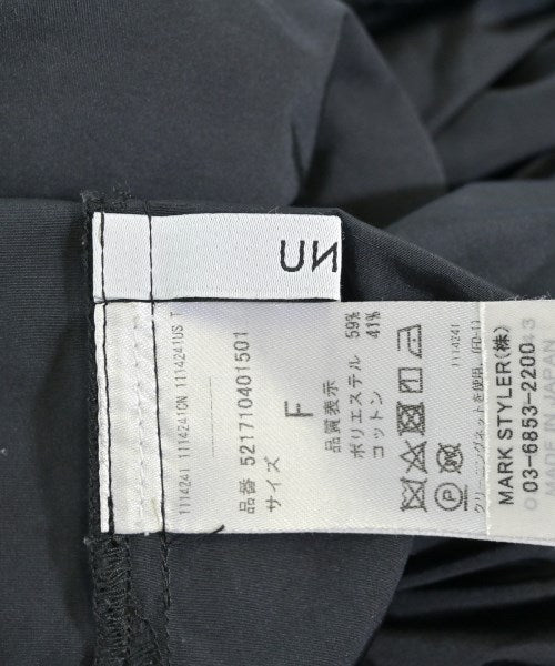 UN3D. เสื้อยืด/เสื้อท็อปส์