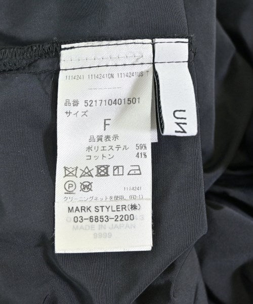 UN3D. เสื้อยืด/เสื้อท็อปส์