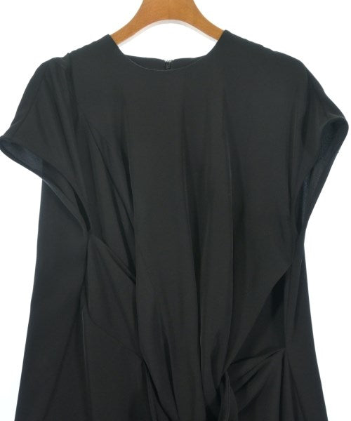 UN3D. เสื้อสตรี