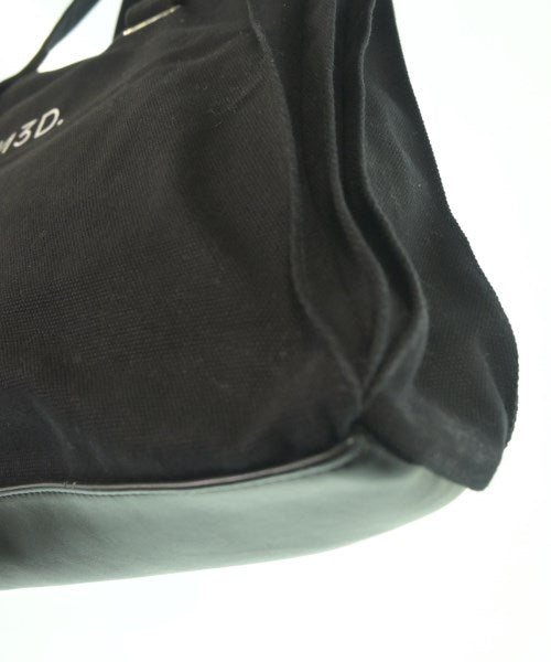 UN3D. กระเป๋าถือขนาดใหญ่