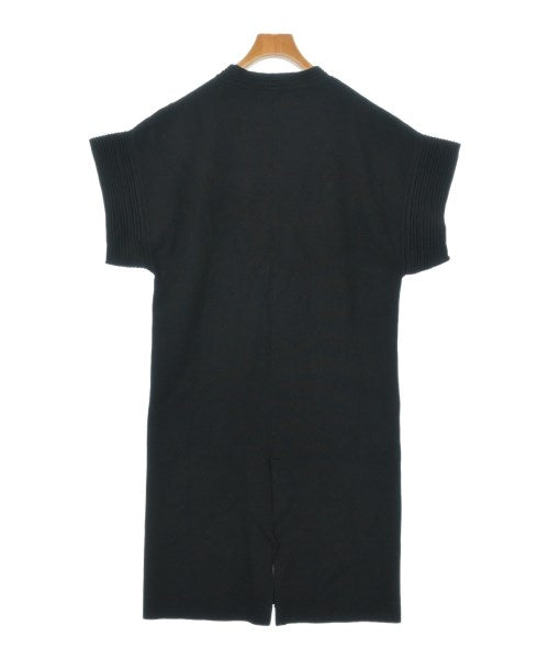 UN3D. ชุดเดรส