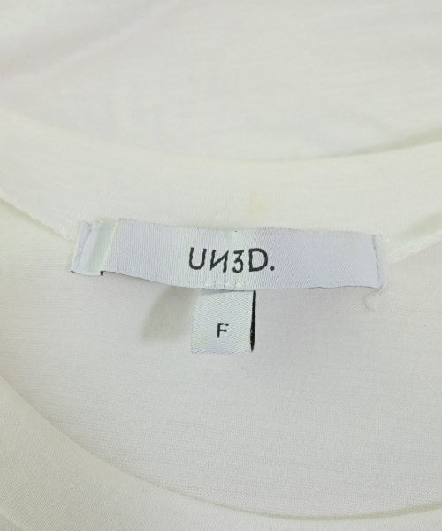UN3D. เสื้อยืด/เสื้อท็อปส์