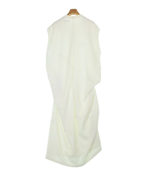 UN3D. ชุดเดรส