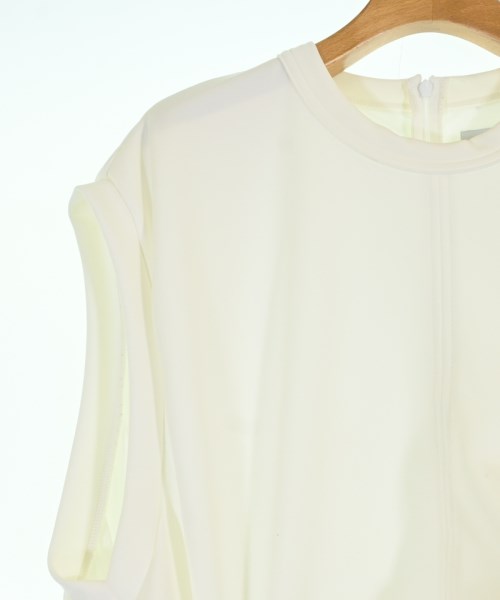 UN3D. ชุดเดรส