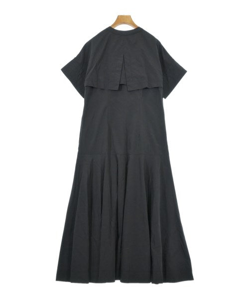 UN3D. ชุดเดรส