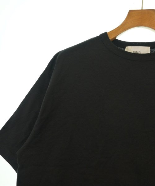 UN3D. เสื้อยืด/เสื้อท็อปส์